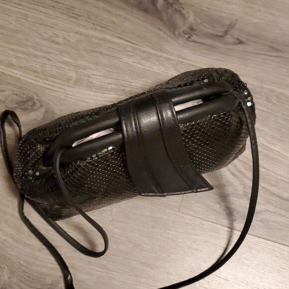 EUC Vintage Black Mesh Metal Large Clutch Crossbody Bag - Picture 3 of 10